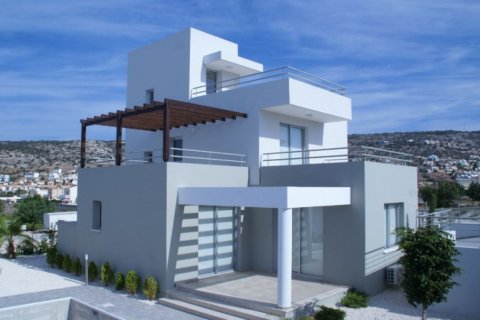 3 bedrooms Villa in Paphos, Cyprus No. 105513 1