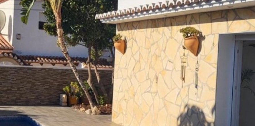 4 bedrooms Villa in Calpe, Spain No. 129436