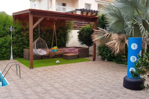 4 bedrooms Villa in Limassol, Cyprus No. 105776 13