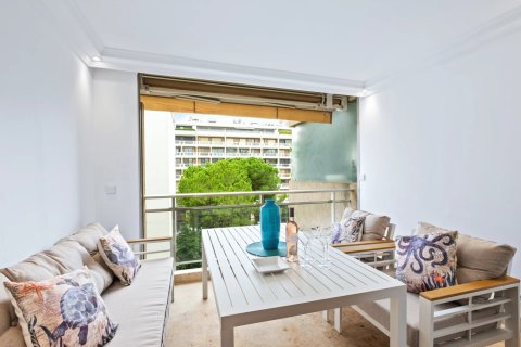 2 bedrooms Apartment in Cannes, France No. 68034 3
