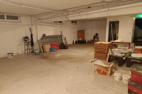 298m² Commercial property in Glyfada, Greece No. 108389 13