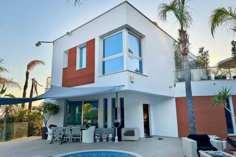 6 chambres House à Mesa Geitonia, Cyprus No. 76415 1