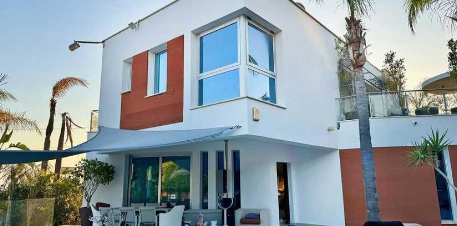 6 chambres House à Mesa Geitonia, Cyprus No. 76415