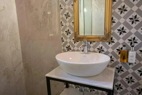 5 rooms Building in Athens, Greece No. 109215 8