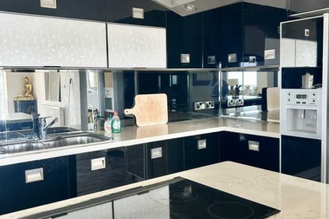 Дом с 4 спальнями в Тала, Кипр №101071 10