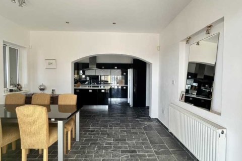 Дом с 4 спальнями в Тала, Кипр №101071 9