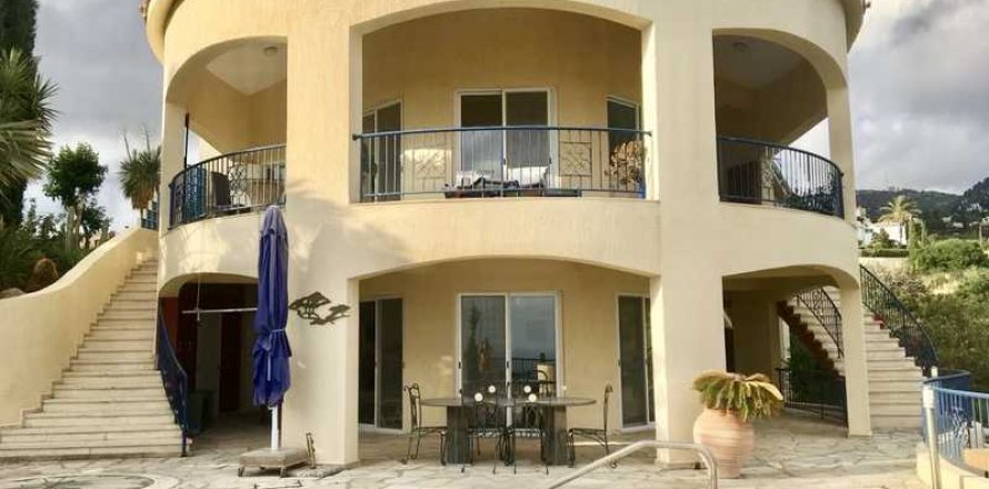 Дом с 4 спальнями в Тала, Кипр №101071