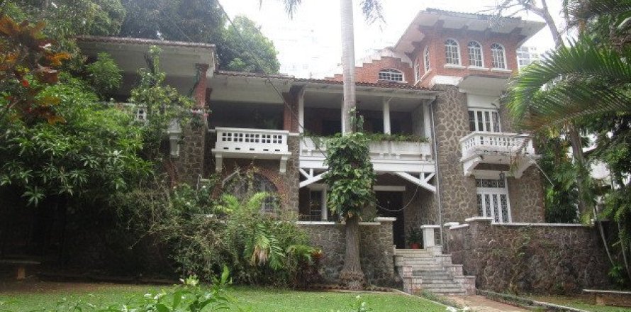 6 bedrooms House in Panama City, Panama No. 72307