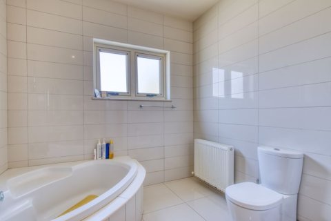 3 bedrooms Bungalow in Frenaros, Cyprus No. 64828 20