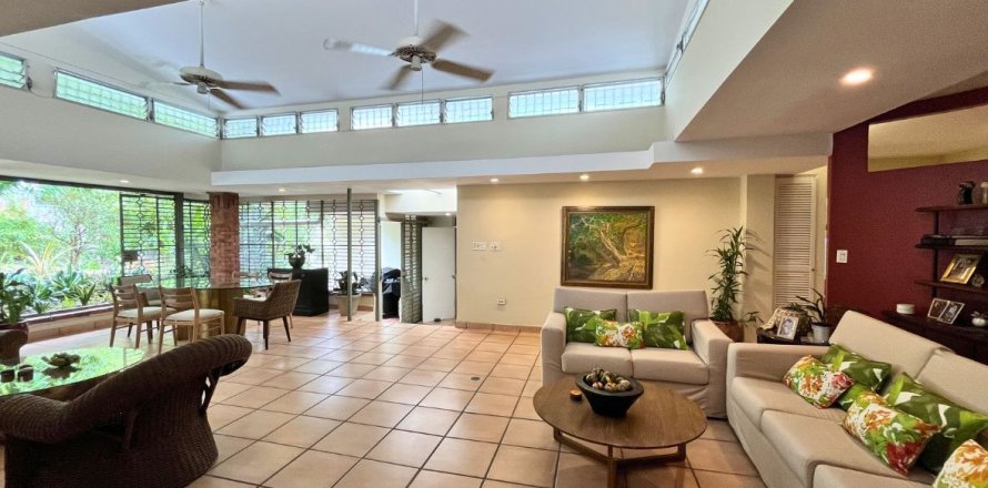 5 bedrooms House in Panama City, Panama No. 125158