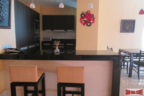 2 bedrooms Apartment in Bangkok, Thailand No. 96373 8