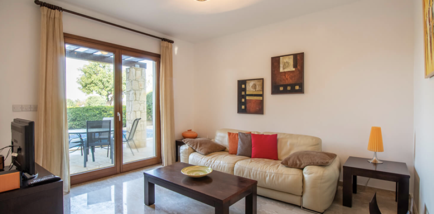 3 bedrooms House in Paphos, Cyprus No. 29848