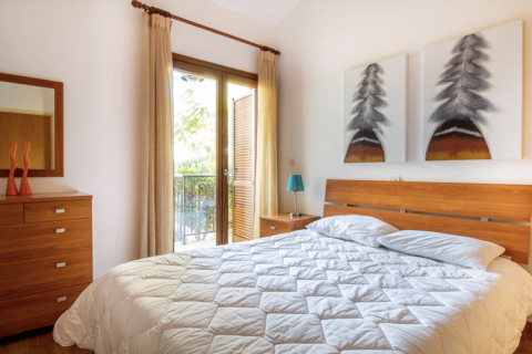 3 bedrooms House in Paphos, Cyprus No. 29848 4