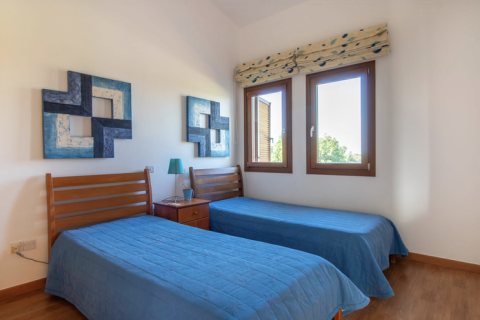 3 bedrooms House in Paphos, Cyprus No. 29848 7