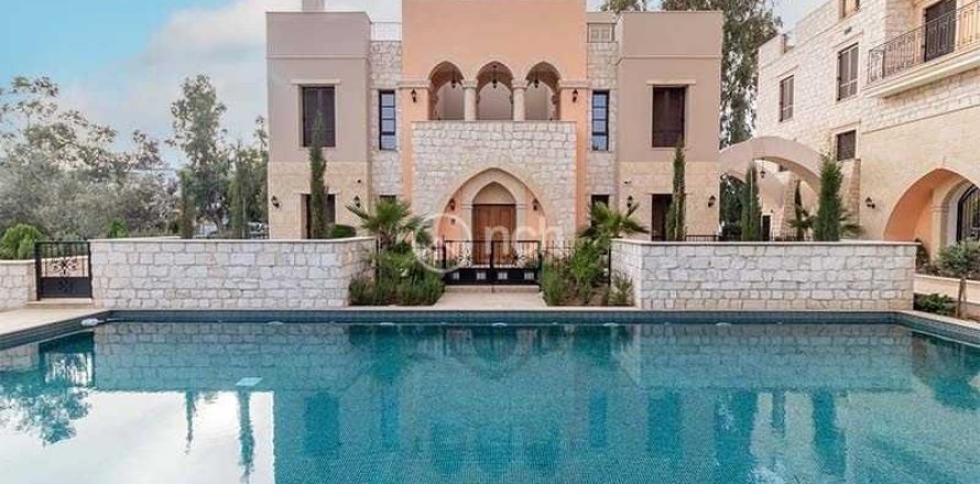 3 bedrooms Apartment in Limassol, Cyprus No. 103222