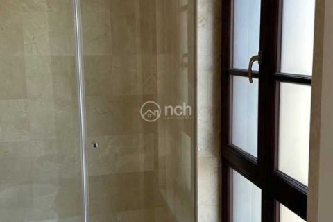 3 bedrooms Apartment in Limassol, Cyprus No. 103222 10