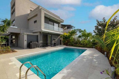 3 dormitorios House en Germasogeia, Cyprus No. 74877 1