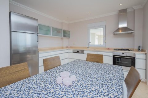 3 rooms Apartment in Phong Thanh Tay A, Vietnam No. 22086 2