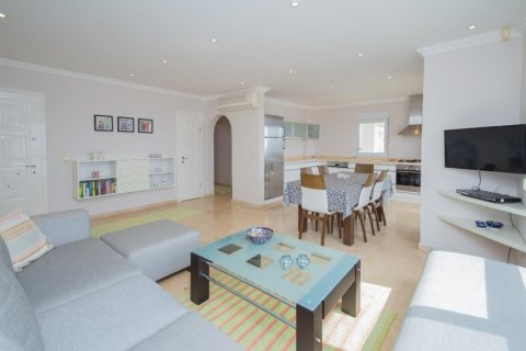 3 rooms Apartment in Phong Thanh Tay A, Vietnam No. 22086 5