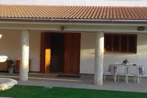 4 bedrooms House in Agios Athanasios, Cyprus No. 76823 8