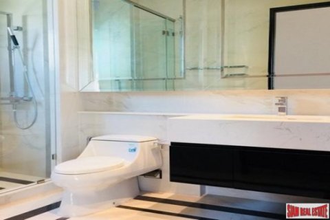 5 bedrooms Villa in Bangkok, Thailand No. 96973 12