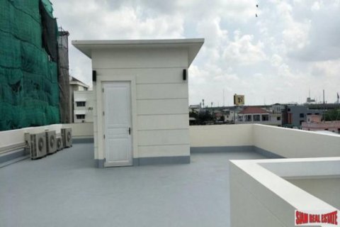 5 bedrooms Villa in Bangkok, Thailand No. 96973 14