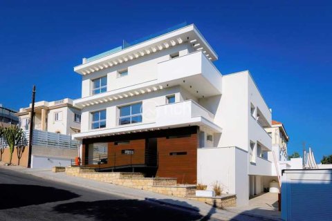 2 dormitorios Penthouse en Germasogeia, Cyprus No. 64208 3