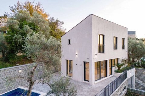 3 bedrooms House in Budva, Montenegro No. 83673 3