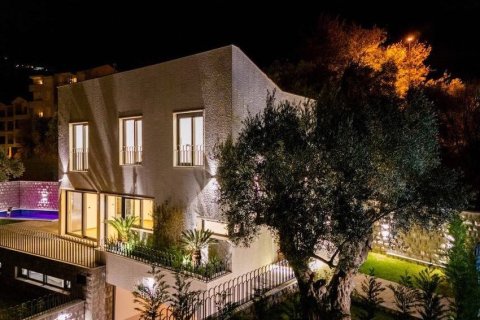 3 bedrooms House in Budva, Montenegro No. 83673 9