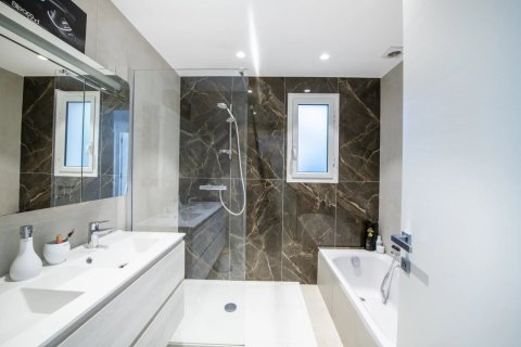 7 bedrooms Villa in Roquefort-les-Pins, France No. 67216 9