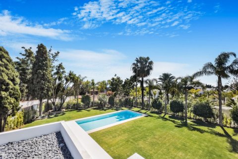 6 bedrooms Villa in Marbella, Spain No. 111255