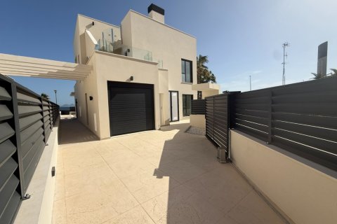 3 bedrooms Villa in Los Alcazares, Spain No. 111555