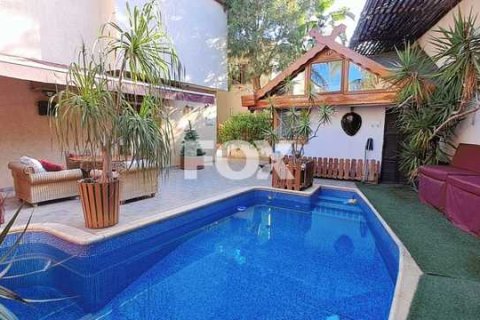 4 dormitorios House en Limassol, Cyprus No. 71646 5