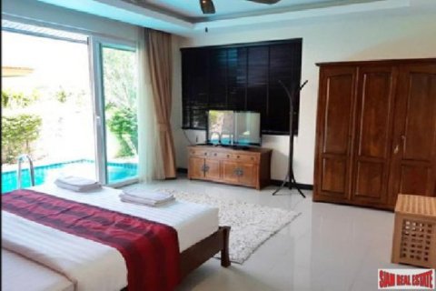 4 bedrooms Villa in Pattaya, Thailand No. 96557 4