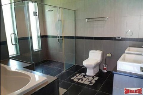 4 bedrooms Villa in Pattaya, Thailand No. 96557 10