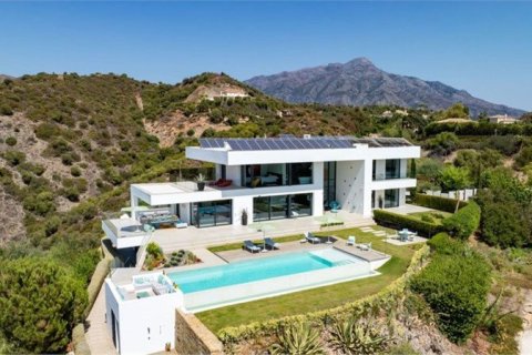 6 dormitorios Villa en La Quinta, Spain No. 83945