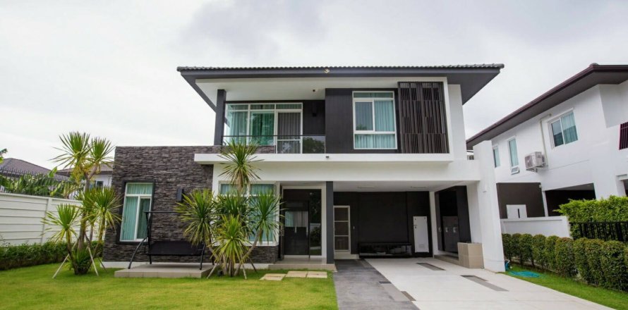 4 bedrooms House in Chiang Mai, Thailand No. 97747