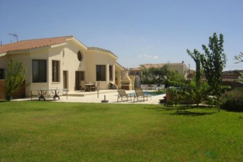 4 bedrooms Villa in Limassol, Cyprus No. 105695 1