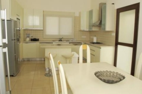 4 bedrooms Villa in Limassol, Cyprus No. 105695 4