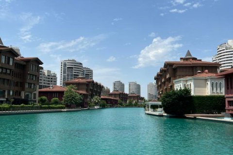 3 bedrooms Apartment in Küçükçekmece, Turkey No. 14668