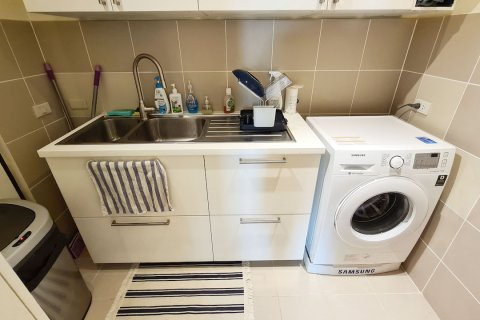 2 bedrooms Condo in Bangkok, Thailand No. 465 12