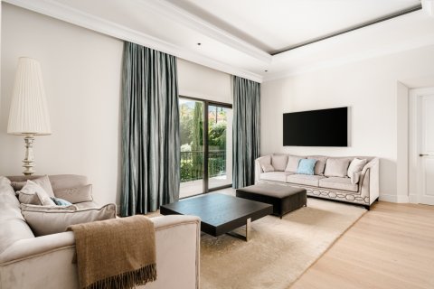7 bedrooms Villa in Tan Xuan, Vietnam No. 27042 6
