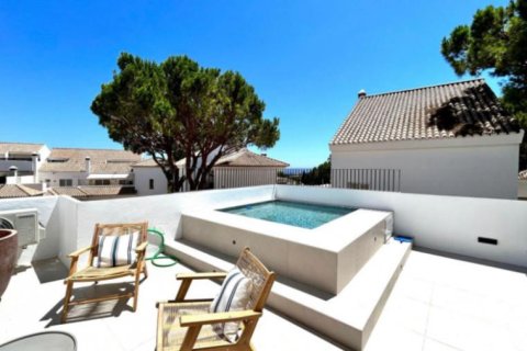 4 bedrooms Duplex in Marbella, Spain No. 27404