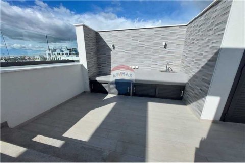 3 bedrooms Penthouse in Limassol, Cyprus No. 75723 12