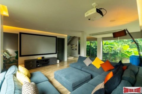 5 bedrooms Villa in Patong, Thailand No. 96386 4