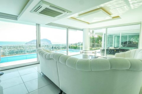 6 rooms Villa in Alanya, Turkey No. 21251