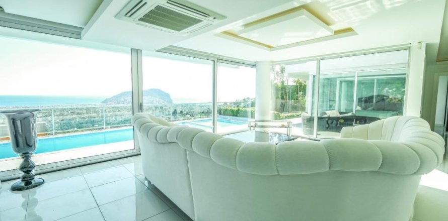 6 rooms Villa in Alanya, Turkey No. 21251