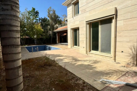 5 bedrooms Villa in Pyrgos, Cyprus No. 76555 2