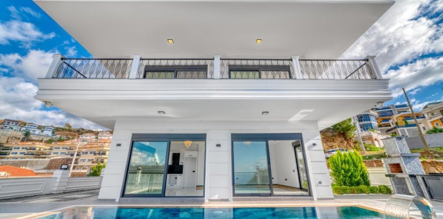 5 rooms Apartment in Kargicak, Turkey No. 21864