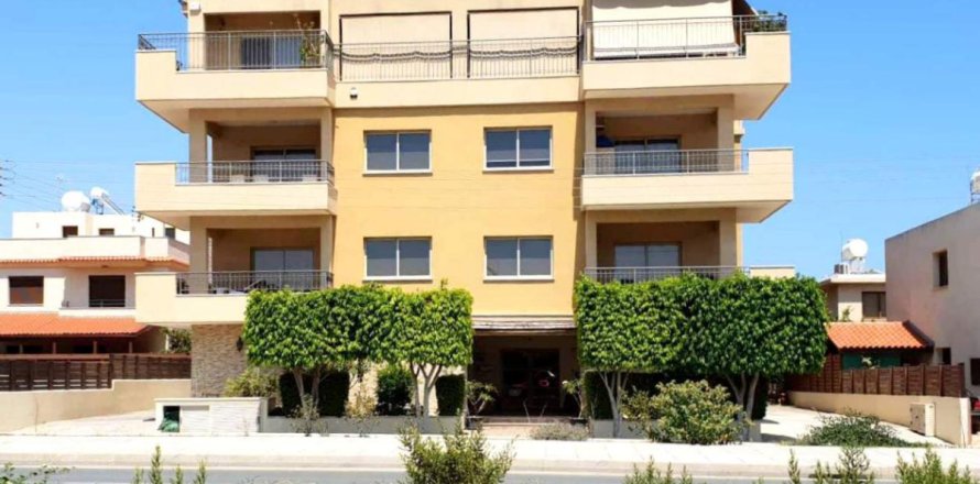 693m² Commercial property in Limassol, Cyprus No. 106330